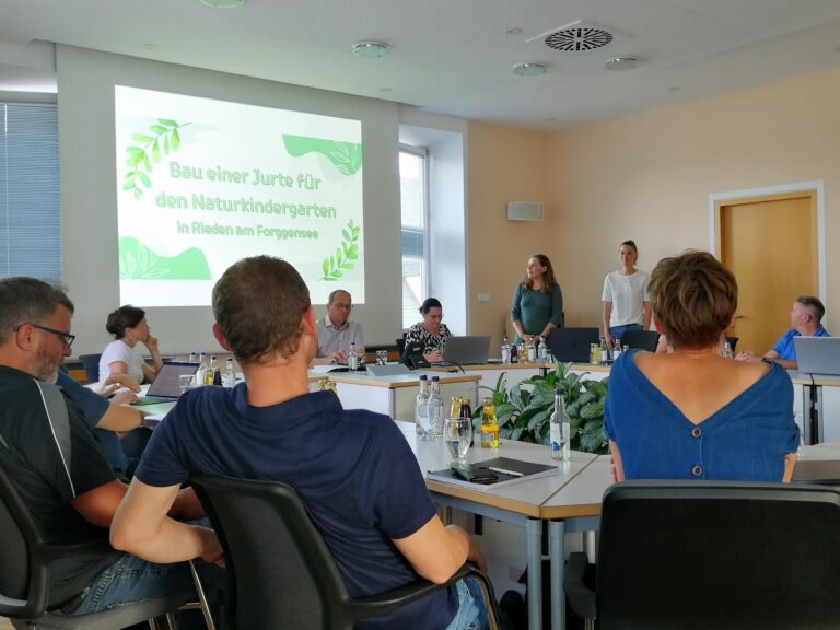 Foto Lenkungsausschusssitzung 3.7.25, Präsentation der Elterninitiative zum Waldkindergarten in Rieden am Forggensee