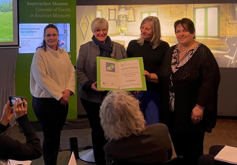 LAG AL P Förderscheck Übergabe useenradroute Kunstprojekt KirstenWengmann